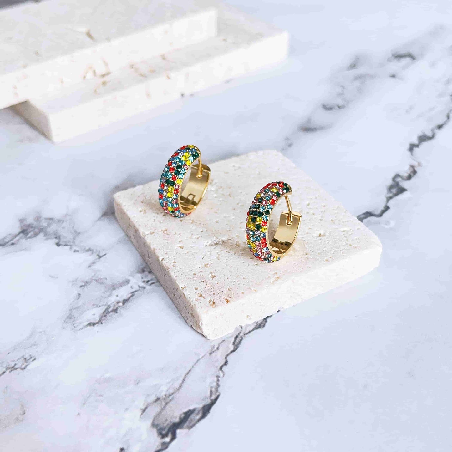 18K gold and silver pins, colorful zircon hoop earrings. Material: S925 silver pins, copper plated with 18K gold, zircon Weight: 6.3g/pair Dimensions:1.8cm*1.8cm*0.5cm