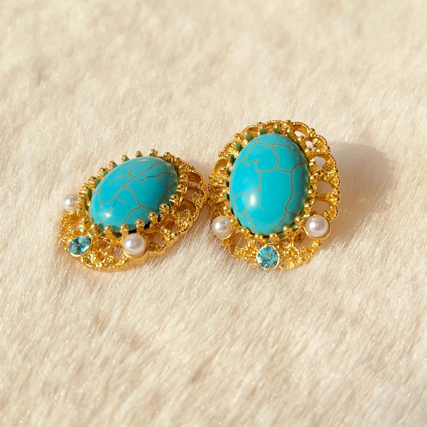 Vintage Turkish Blue, Turquoise Clip-on Earrings.