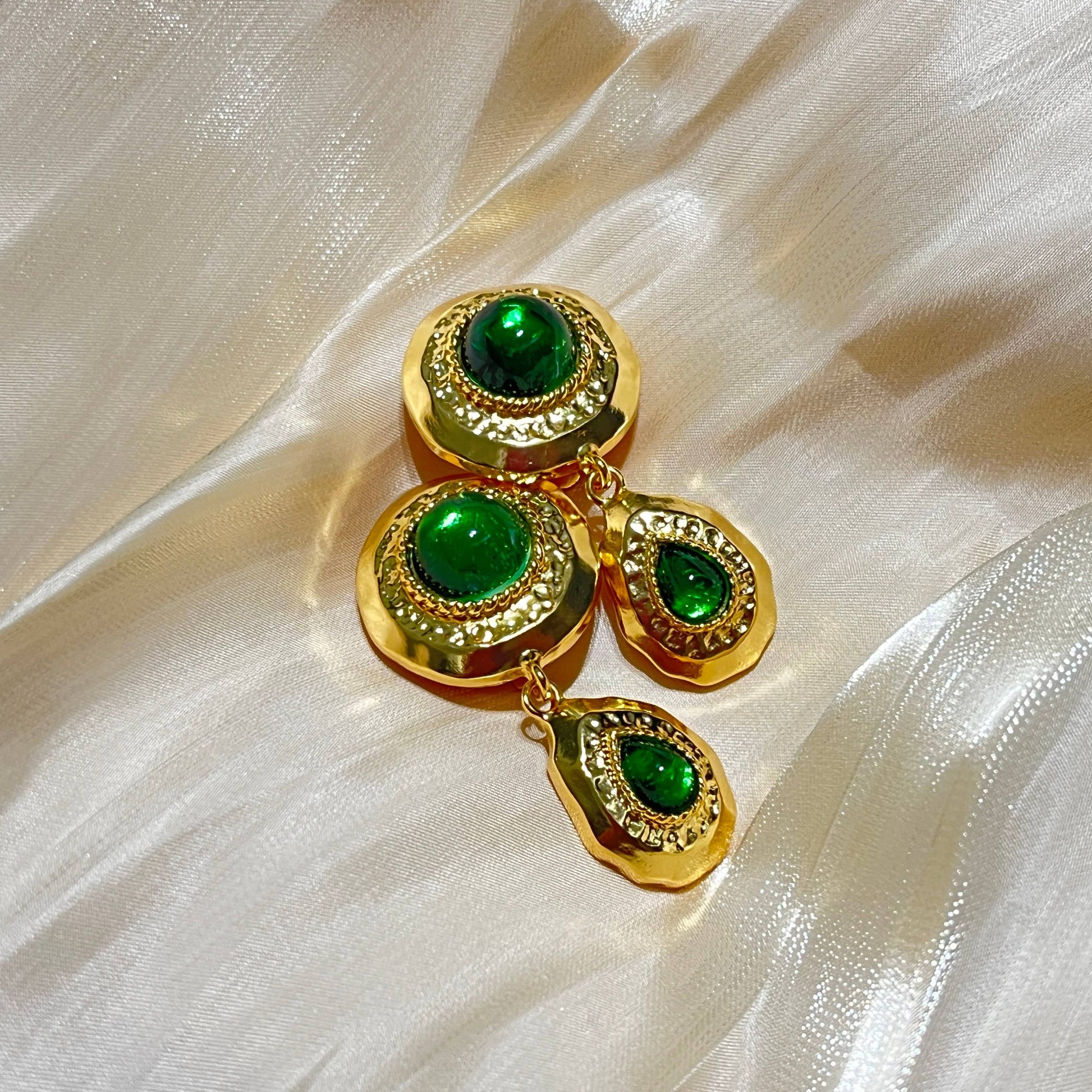 Classic Color Combination: Vintage Clip-on Earrings in Emerald Green Stained glass and Gold